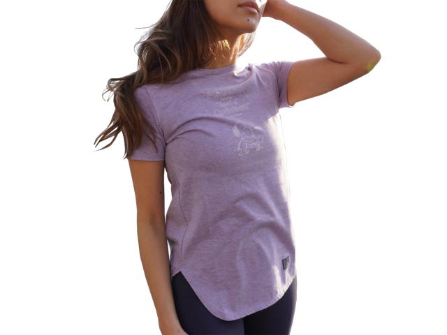 スーパーナチュラル sn super.natural エスエヌ V-SNOOPY ORGANIC COTTON TUNIC スヌーピー オーガニックコットンチュニック レディース 春 夏 パープル 紫 スポーツ フィットネス 半袖 Tシャツ SNWJ10078-J070