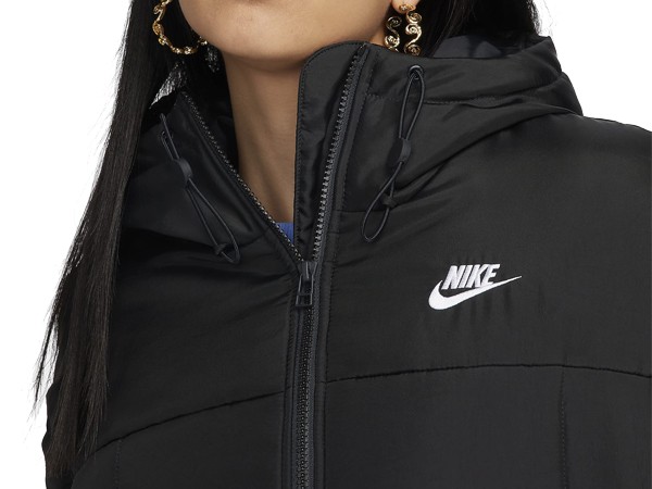 最終価格！【新品】ウィメンズ　NIKE　スポーツウェア クラシック パファー　M