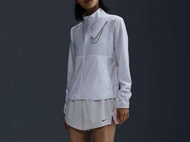 ナイキ NIKE Dri-FIT スウッシュ ランニングジャケット レディース ホワイト 白 スポーツ フィットネス フルジップ ジャケット HJ2229-100
