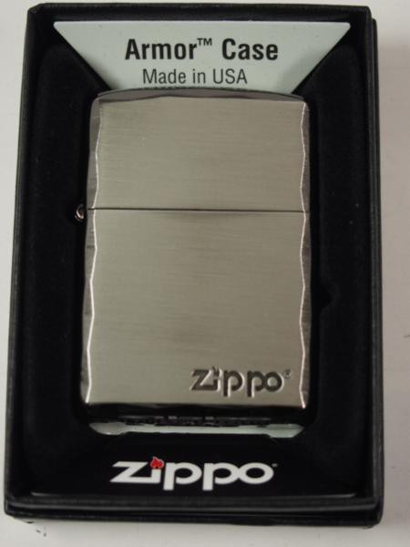 ジッポーZippo ARMOR シンプルロゴ・シャインレイ 彫刻アーマー黒銀SBN 