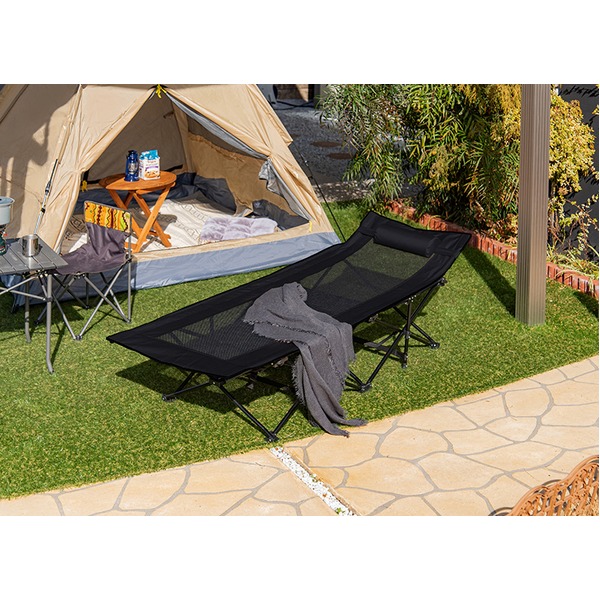 アウトドアベッド/折りたたみベッド 〔ブラック〕 約幅68cm 持ち運び簡単 組立不要 〔屋外 キャンプ イベント レジャー〕の通販は 7,764円