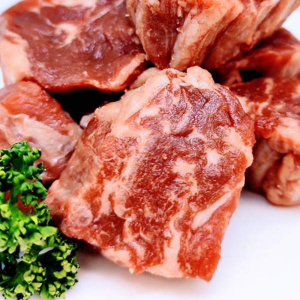 生まれ育つ牛フィレオ肉サイコロカットステーキ1kg 【北海道・沖縄・離島送りとどける不可】