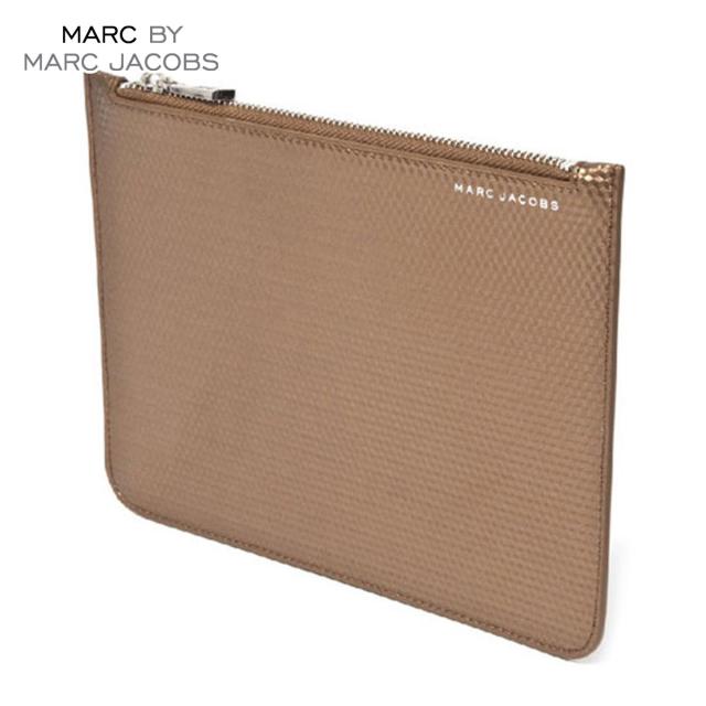 【ポイント10倍 12/13 0:00〜12/19 9:59】 マークジェイコブス MARCJACOBS 正規品 ケース Cube Large Case 6.5x8.875 D20S30 クリスマス プレゼント ラッピング