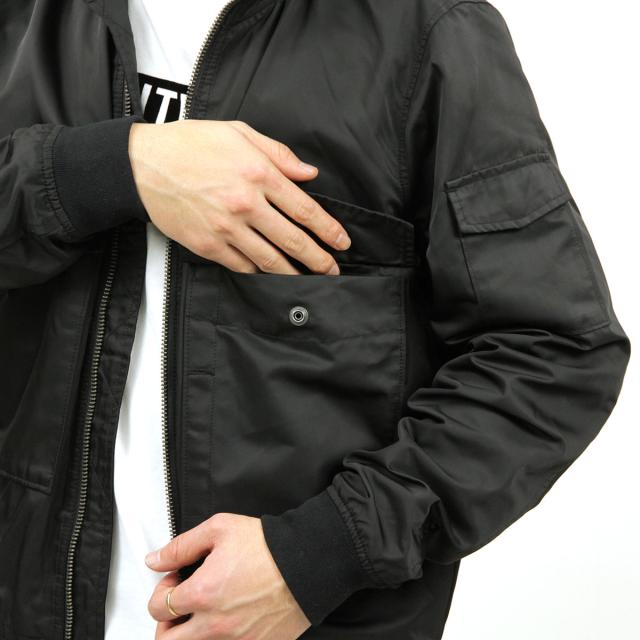 ABERCROMBIE 黒ジャケット フロントポケット付き メンズジャケット | Abercrombie & Fitch