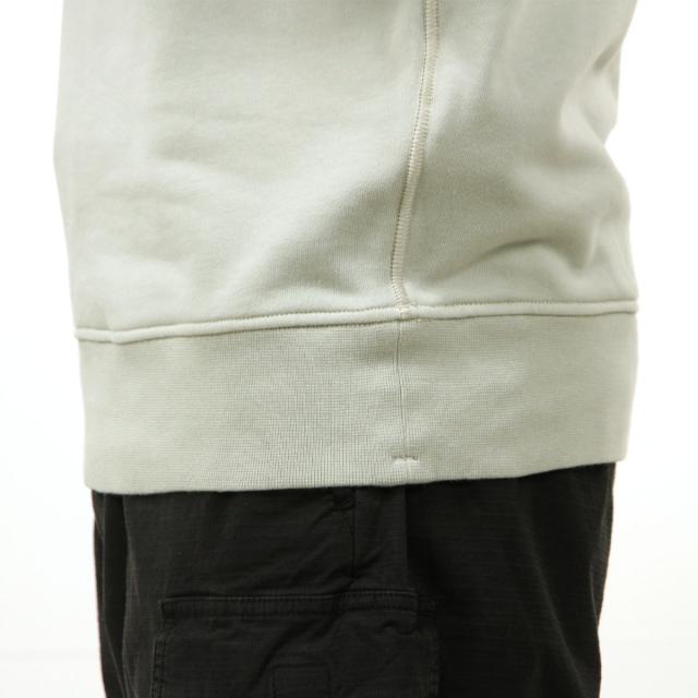 ストーンアイランド メンズ スウェット 正規品 STONE ISLAND クルーネック シンプル トレーナー ORGANIC COTTON FLEECE GARMENT DYED REGULAR-FIT CREWNECK SWEATSHIRT PEARL GREY 6100060 S0051 V0061_5