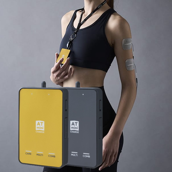 伊藤超短波 ATmini CHARGE フィットネス トレーニング スポーツ器具 atmini ATミニ チャージ コンディショニング機器 リフレッシュ マイクロカレント 微弱電流 エーティーミニ・チャージ 小型 軽量 アスリート スポーツ選手 野球選手 メンズ レディース グッズ おすすめ 人気