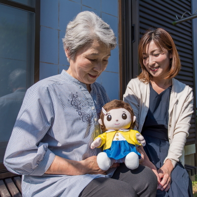 直送品・おりこうのんちゃん しゃべる 人形 ぬいぐるみ おもちゃ しゃべる人形 しゃべるぬいぐるみ お子様 遊び相手 一人暮らし 癒し お年寄り ご年配 高齢者 母の日 父の日 敬老の日 誕生日 プレゼント ギフト 贈り物 お祝い 贈答品 おくりもの おすすめ 人気