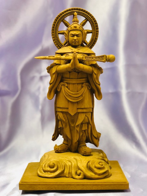 代引不可 韋駄天立像 葉偉混作 製作は木工彫刻大国中国を代表する彫刻家 葉偉混師が高級木楠木からから一杢彫りにて彫刻しました の通販はau Pay マーケット ヘルシーラボ