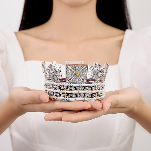 ダイアモンド・ダイアデム オブジェ 小物入れ 置き物 置物 インテリア小物・置物 ジュエリーボックス 王冠 オーナメント 小物 リング アクセサリー 収納 女性用 レディース かわいい 可愛い おしゃれ インテリア 誕生日 プレゼント ギフト グッズ 送料無料 おすすめ 人気 通販の通販は