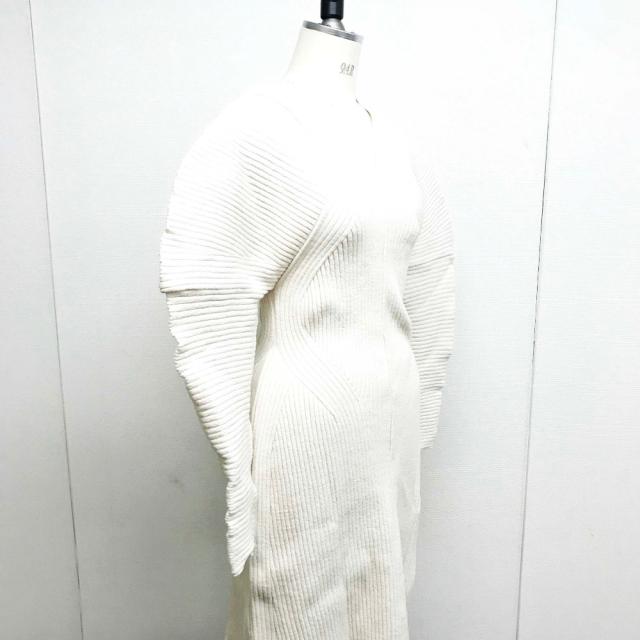 あす着 Irene アイレネ 長袖 Vネック ワンピース アイボリー系の通販はau Pay マーケット ブランドショップ リファレンス