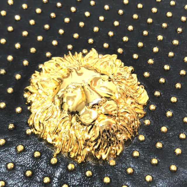 Versace ヴェルサーチ スタッズ ライオンモチーフ ヴェルサスヴェルサーチ Ipadの通販はau Pay マーケット ブランドショップ リファレンス