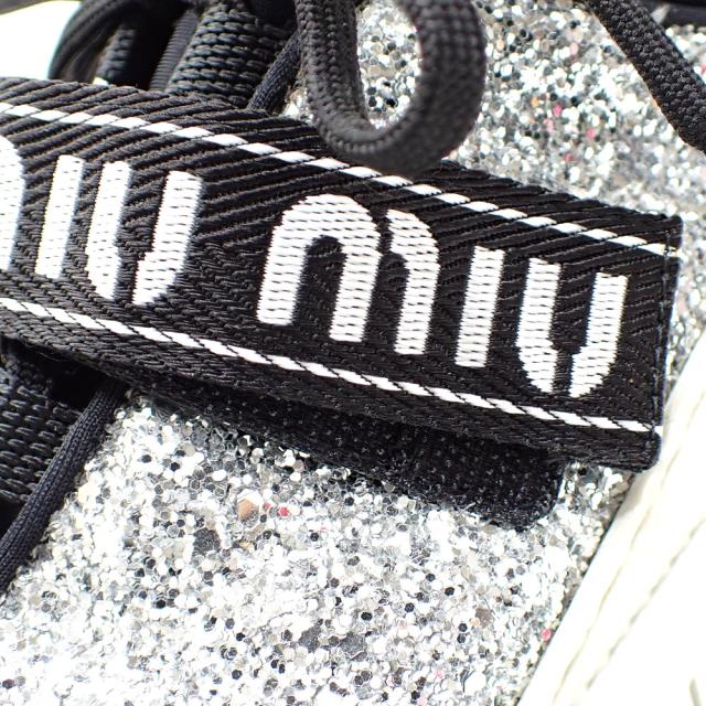 中古 ミュウミュウ スニーカー レディース グリッター レザー シルバー 23.0cm 36 ロゴベルト ローカット 古着 アパレル