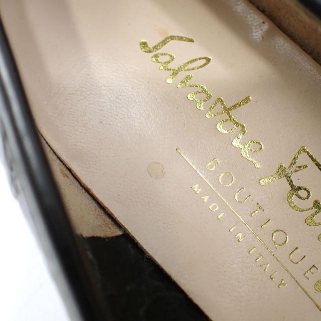 中古 サルヴァトーレフェラガモ パンプス レディース アーモンドトゥ レザー ブラック ゴールド 22.5cm 4 1/2 古着 アパレル