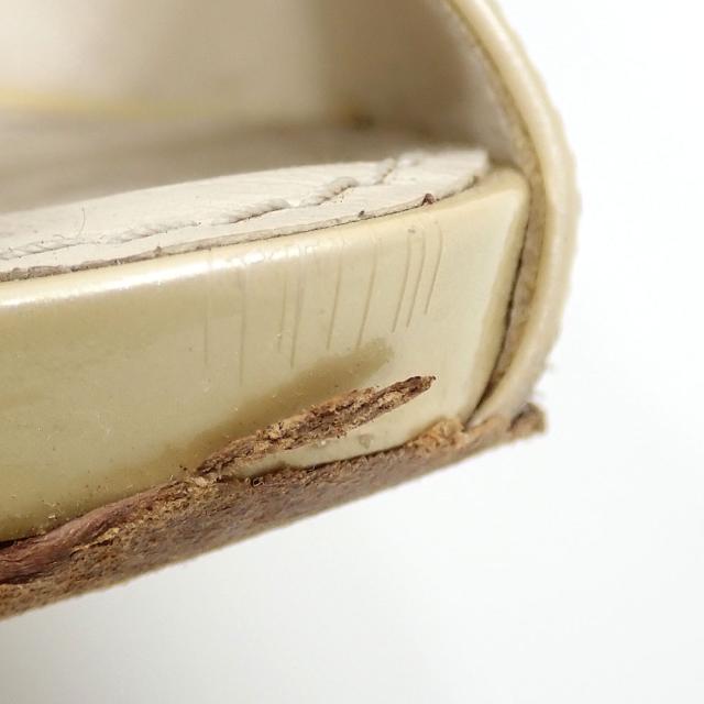 中古 ルイ ヴィトン パンプス レディース ホワイト系 24.5cm 38 エナメル オープントゥ パドロック ハイヒール 古着 アパレル