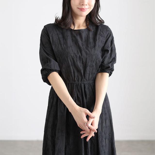 春新作 大きいサイズ レディース ワンピース 花刺繍ショルダータックワンピース ワンピ ロングワンピース ロング 花柄 五分袖 パフスリーブ タック ウエストゴム フレア ナチュラル 裏地 ゆったり 夏服 秋服 L LL 2L 3L 4L ブラック ゴールドジャパン ルワンユー ruwanyu