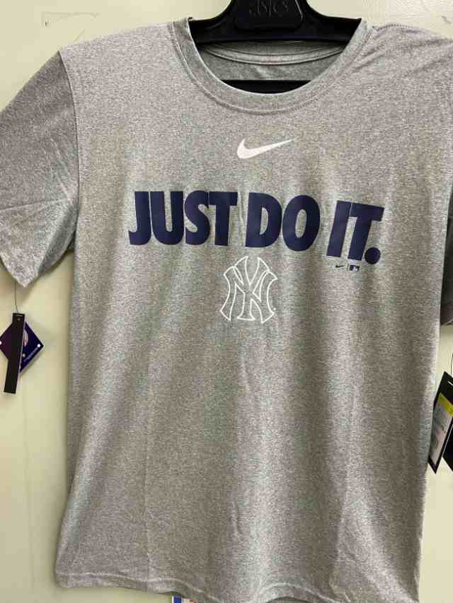 ナイキ Mlb Tシャツ ニューヨーク ヤンキース N922 06g Nike Dryの通販はau Pay マーケット ワタスポ