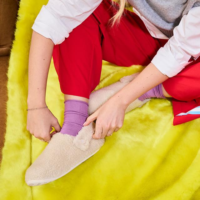 クロックス メンズ レディース サンダル CROCS クラシック コージー スリッパ ユニセックス ルームシューズ  ボア ラインド 209386 クロックス メンズ レディース サンダル CROCS クラシック コージー