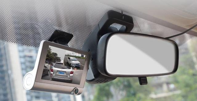 バックカメラ付きで前方 室内 後方 全景 駐車監視 サイクル録画 車内外同時録画駐車中監視機能付きで防犯対策にも センサーで不審者を感の通販はau Pay マーケット Shopk S