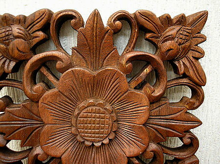 壁掛け 木彫りのレリーフ お花 アンティーク調 cm アジアン雑貨 バリ雑貨 インテリア 木製 木彫り レリーフの通販はau Pay マーケット アジアン雑貨 インテリアangkasa