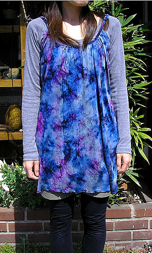 タイダイ キャミソールチュニック 紺 紫 アジアン雑貨 バリ雑貨 ファッション レディース キャミソール チュニック 衣類 メール便可の通販はau Pay マーケット アジアン雑貨 インテリアangkasa