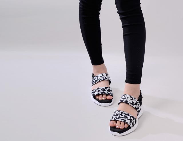 希少 大人気 Roxy ロキシー サンダル レディース 厚底 つっかけ おしゃれ かわいい スポーツサンダル スポサン Roxy X Eley Kishimoto Believer イー 21福袋 Keita Com Br