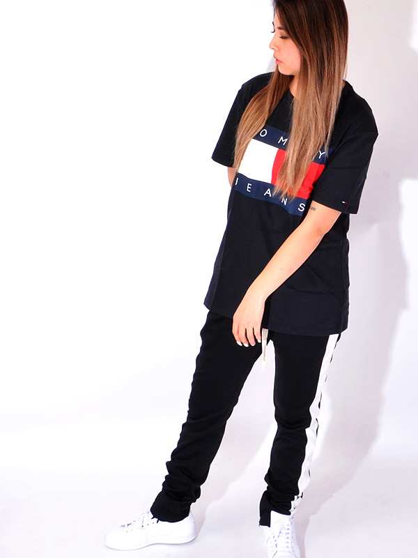 TOMMY HILFIGER JEANS トミー ヒルフィガー ジーンズ Tシャツ メンズ レディース 半袖 綿 100％ TJ FLAG TEE  フラッグ 78F0175｜au PAY マーケット