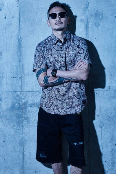 Zephyren ゼファレン SHIRT S/S - Resolve - BROWN / GOLD