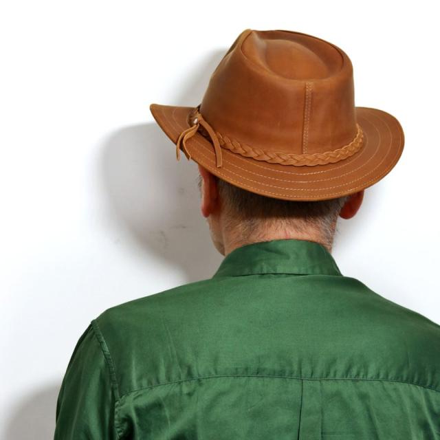 送料無料 ハット メンズ レザー 帽子 エクアドル製 高級 レザー 撥水 中折れ帽子 本革 帽子 ハット 中折れハット 紳士帽子 キャメル 父の日 ギフト プレゼント ラッピング包装無料 帽子通販 40代 50代 60代 ファッション 送料無料 ハット メンズ レザー 帽子 エクアドル製 高級 レザー 撥水