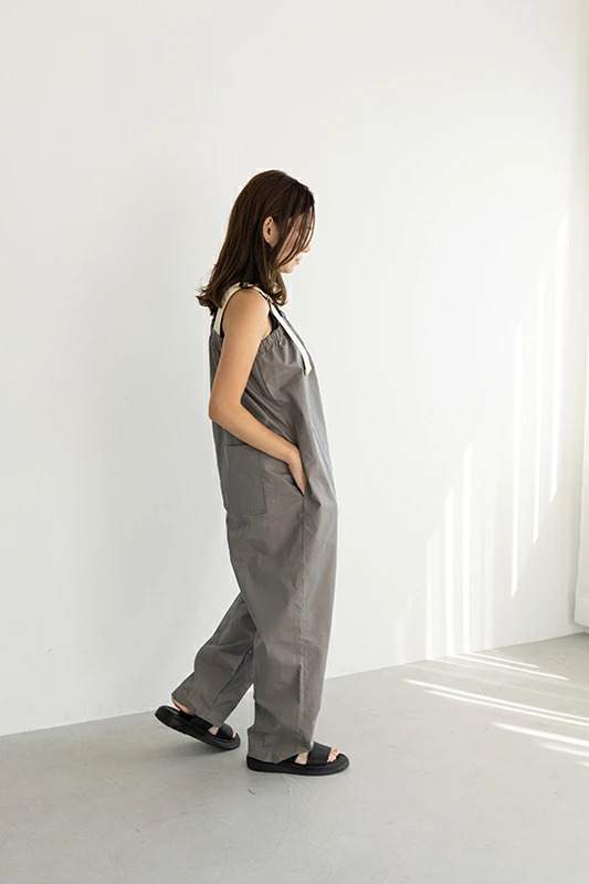 【即納】CAVEZA ROSSO カベサロッソ カーブシルエットタフタサロペット オーバーオール オールインワン CAI4582【2024】 【SS】 【2024春夏】 【2024SS】 【入荷】 即納】CAVEZA ROSSO カベサロッソ カーブシルエットタフタサロペット