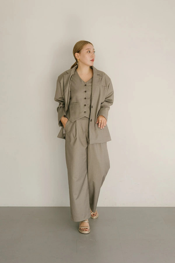 【即納】CAVEZA ROSSO カベサロッソ　ストレートベーシックスラックス ボトムス A121672　MOYAさん【2025】【SS】【2025春夏】【2025SS】【入荷】 即納】CAVEZA ROSSO カベサロッソ ストレートベーシックスラックス