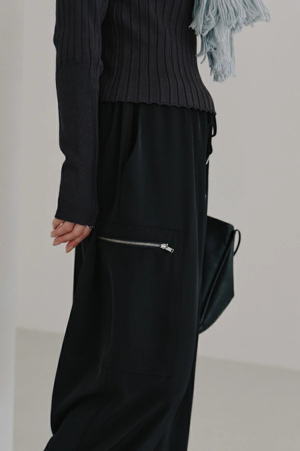 【即納】Hella ヘラ drawstring gloss pants ドローストリング グロス パンツ h253-32【2025】【AW】【2025夏秋】【2025AW】【入荷】 即納】Hella ヘラ drawstring gloss pants ドローストリング グロス