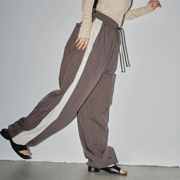 【SALE】【セール】【30％OFF】【即納】TODAYFUL トゥデイフル LIFEs ライフズ　Nylon Line Pants ナイロンラインパンツ 12410716 吉田怜香【2024】【SS】【2024春夏】【2024SS】【入荷】の通販は
