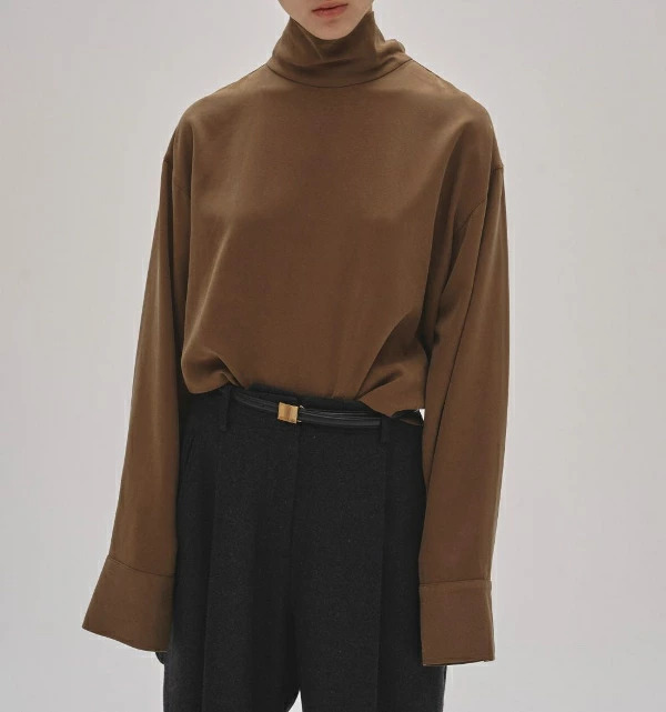 【即納】TODAYFUL トゥデイフル LIFEs ライフズ　Peachskin Turtle Blouse ピーチスキンタートルブラウス 12520414 吉田怜香【2025】【AW】【2025夏秋】【2025AW】【入荷】