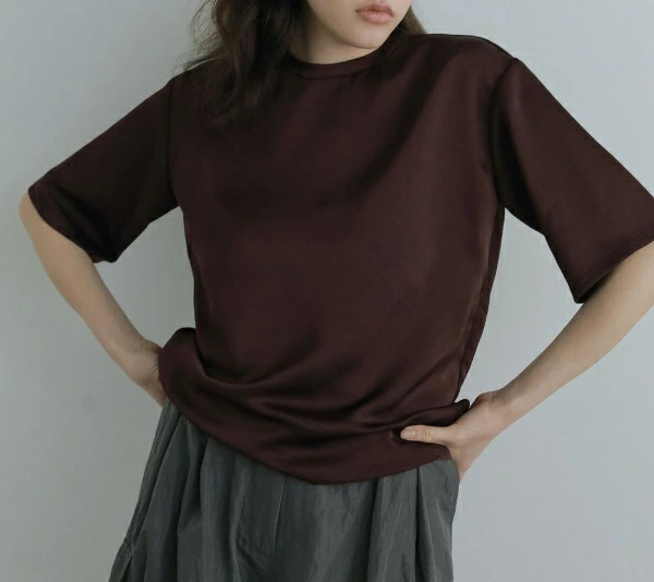 【即納】anuke アンヌーク anuke　Satin Over Tops サテンオーバートップス 62520411 船曳ひろみ【2025】【AW】【2025夏秋】【2025AW】【入荷】 即納】anuke アンヌーク anuke Satin Over Tops サテンオーバー