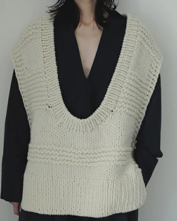 【即納】anuke アンヌーク anuke　Uneck Handknit Vest Uネックハンドニットベスト 62520510 船曳ひろみ【2025】【AW】【2025夏秋】【2025AW】【入荷】