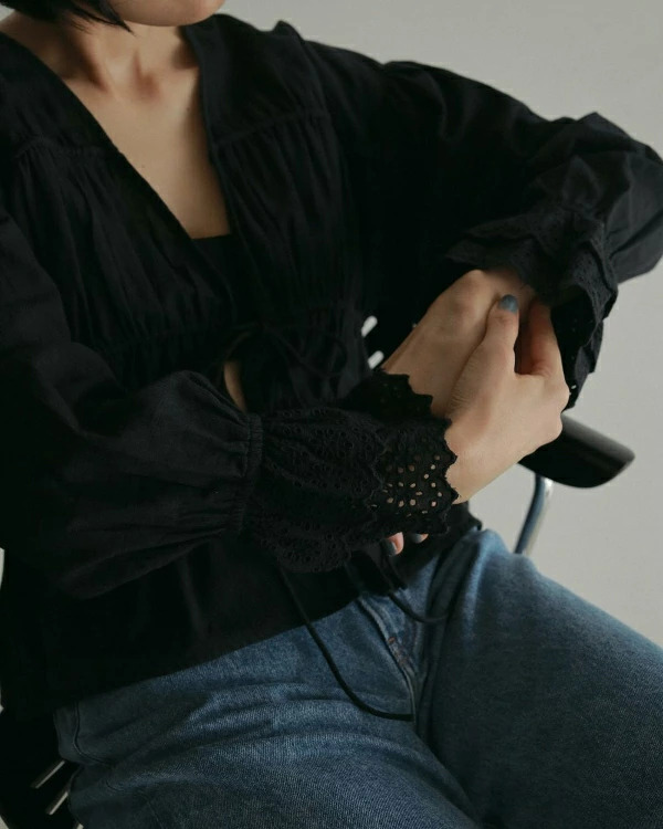 即納】anuke アンヌーク anuke Vneck Lace Blouse Vネックレース