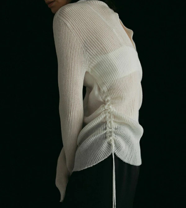 【即納】anuke アンヌーク anuke　Side Drawstring Knit サイドドローストリングニット 62510512 船曳ひろみ【2025】【SS】【2025春夏】【2025SS】【入荷】の通販は