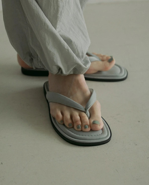 【即納】anuke アンヌーク anuke　Square Tong Sandals スクエアトングサンダル 62511002 船曳ひろみ【2025】【SS】【2025春夏】【2025SS】【入荷】 即納】anuke アンヌーク anuke Square Tong Sandals スクエアトング