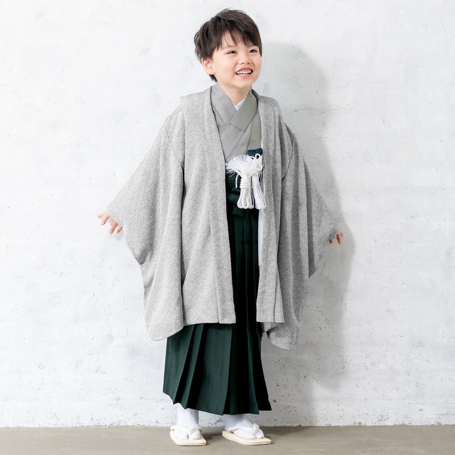 七五三 5歳　男の子　グレー系 SOUBIEN 七五三 着物 5歳 販売 五歳 男の子 袴 黒系 グレー系 葉