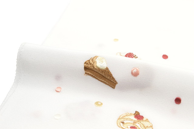半襟 刺繍 白 半衿 オフホワイト ケーキ マカロン スイーツ 洋菓子 正絹 和想庵 カジュアル 和装小物 女性 レディース 送料無料_1