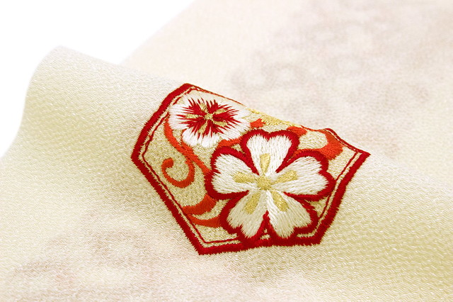 半襟 刺繍 振袖 成人式 半衿 白 アイボリー 赤 七宝繋ぎ 亀甲 桜 さくら サクラ 花 ワンポイント 縮緬 ちりめん フォーマル カジュアル 日本製 送料無料_1