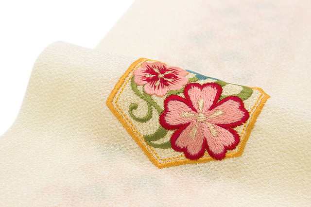 半襟 振袖 刺繍 成人式 半衿 白 アイボリー 橙色 オレンジ 七宝繋ぎ 亀甲 桜 さくら サクラ 花 ワンポイント 縮緬 ちりめん フォーマル カジュアル 日本製 送料無料_1