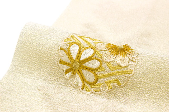 半襟 振袖 刺繍 成人式 半衿 白 アイボリー 金 市松格子 雪輪 花 ワンポイント 縮緬 ちりめん フォーマル カジュアル 日本製 送料無料_1