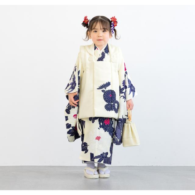 被布着物セット 七五三 三歳 女の子 着物 被布 販売 被布コート 襦袢 草履 セット 白 牡丹 菊 花柄 レトロ モダン コーディネート済み 可愛い 753 女児 送料無料_3
