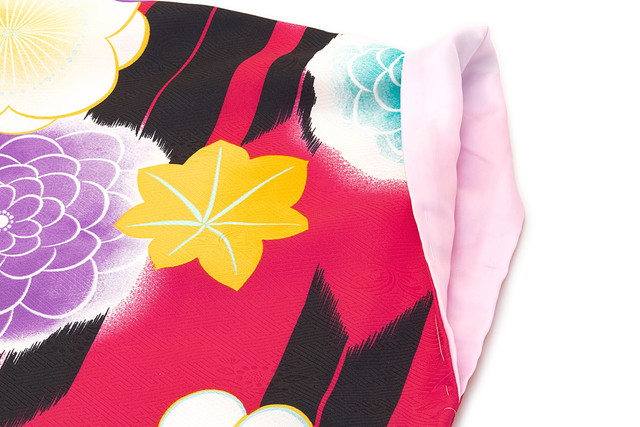 卒業式 女の子 小学校 袴用二尺袖着物 bonheur saisons レトロモダン ピンク系 菊 梅 紅葉 小花 矢羽根 十三参り 13歳 ハイジュニア キッズ 小振袖 仕立て上がり_2