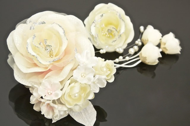 成人式 髪飾り 成人式の髪飾り 白 2点セット ホワイト 花 フラワー