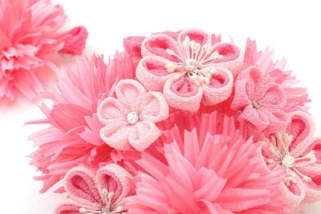 成人式 髪飾り 成人式の髪飾り 2点セット 卒業式 振袖向け はかま 花 フラワー ピンク つまみ細工 ブラ飾り ふりそで 髪留め 髪かざり 振り袖 ヘアアクセサリー 和装 成人式 髪飾り 成人式の髪飾り 2点セット 卒業式 振袖向け はかま 花