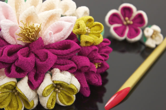 成人式 髪飾り 成人式の髪飾り つまみ細工 3点セット 卒業式 振袖