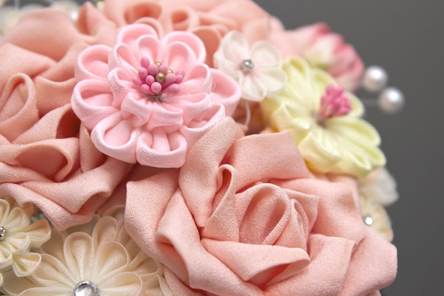 成人式 髪飾り 成人式の髪飾り つまみ細工 振袖 菊 薔薇 ピンク コーム パールビーズ ビジュー 髪留め ヘアアクセサリー 和装
