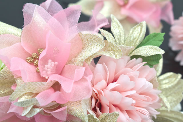 成人式 髪飾り 成人式の髪飾り 3点セット ピンク ゴールド 菊 オーガンジー 花 コサージュ 卒業式 振袖 袴 前撮り 髪留め ヘアアクセサリー 日本製 和装_3